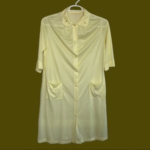 Vintage Henson Kickernick Lace Accent Button Front Robe